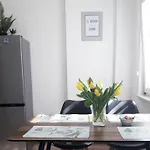 Centrum Przy Maxie, Blisko Pkp I Rynku, Sklepy I Restauracje W Poblizu, Faktura, English, Pelne Wyposazenie 아파트